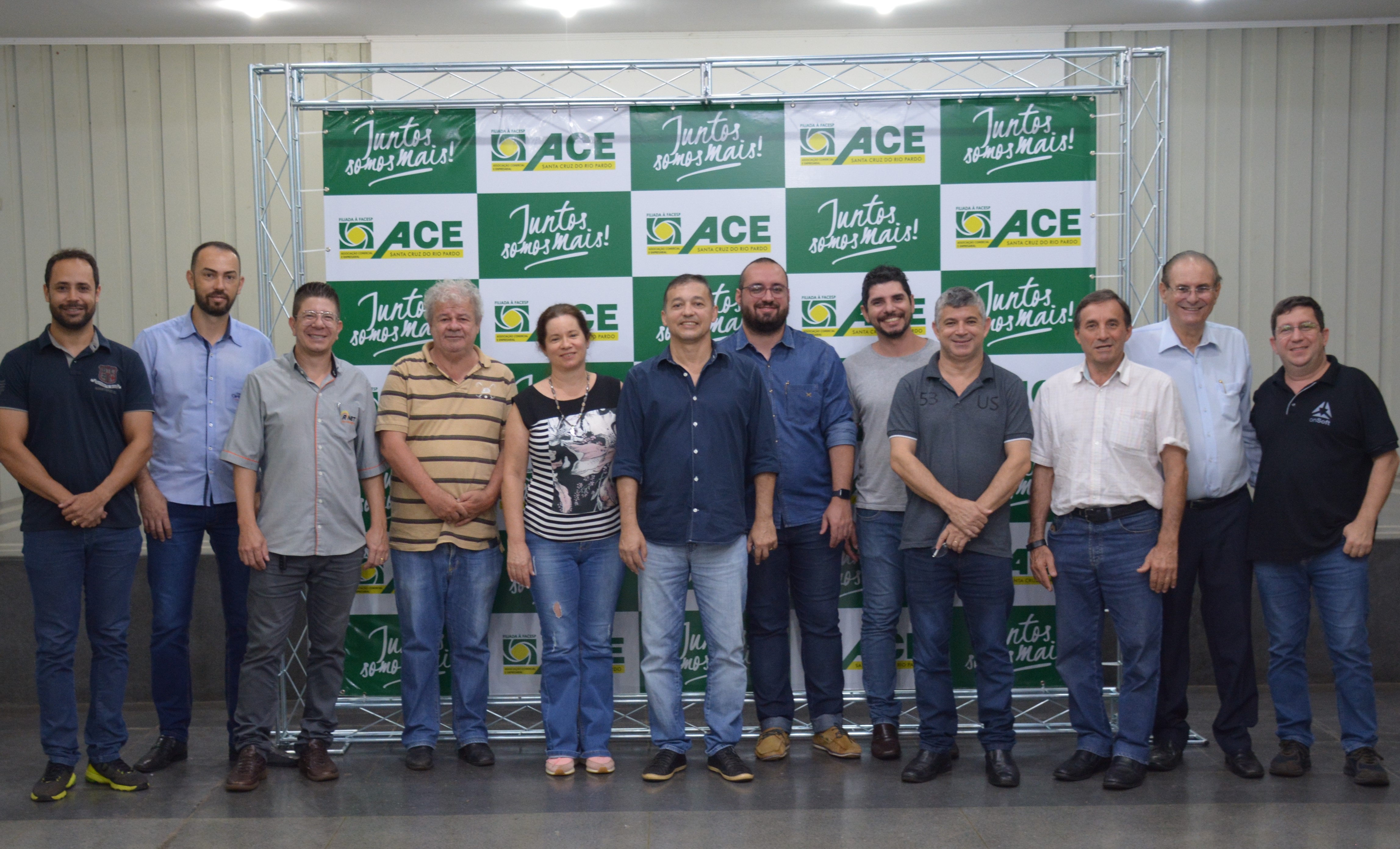 Nova diretoria da ACE realiza primeira reuni o do ano